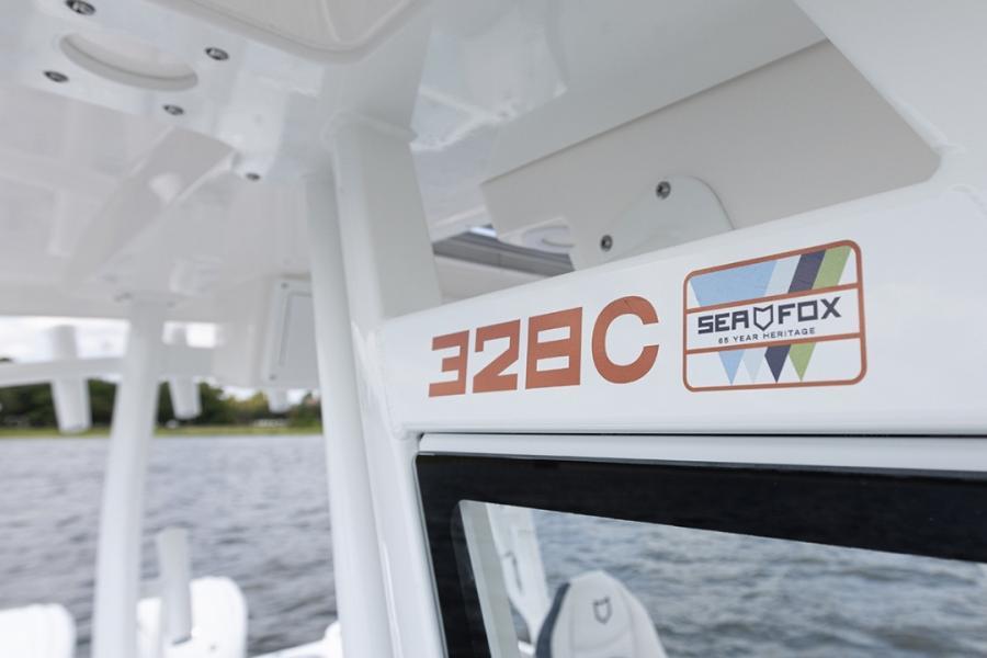 2026 Sea Fox 328 Commander