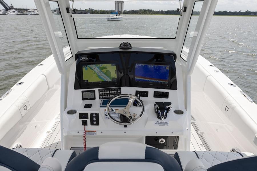 2026 Sea Fox 328 Commander